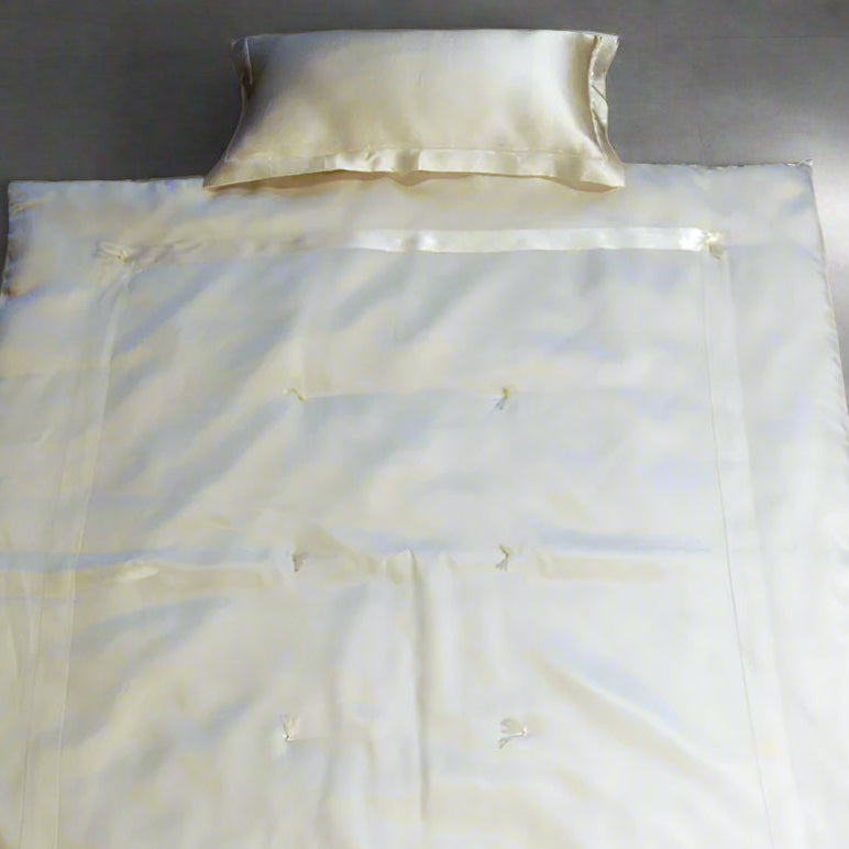 Classic Silk-filled Baby Throw