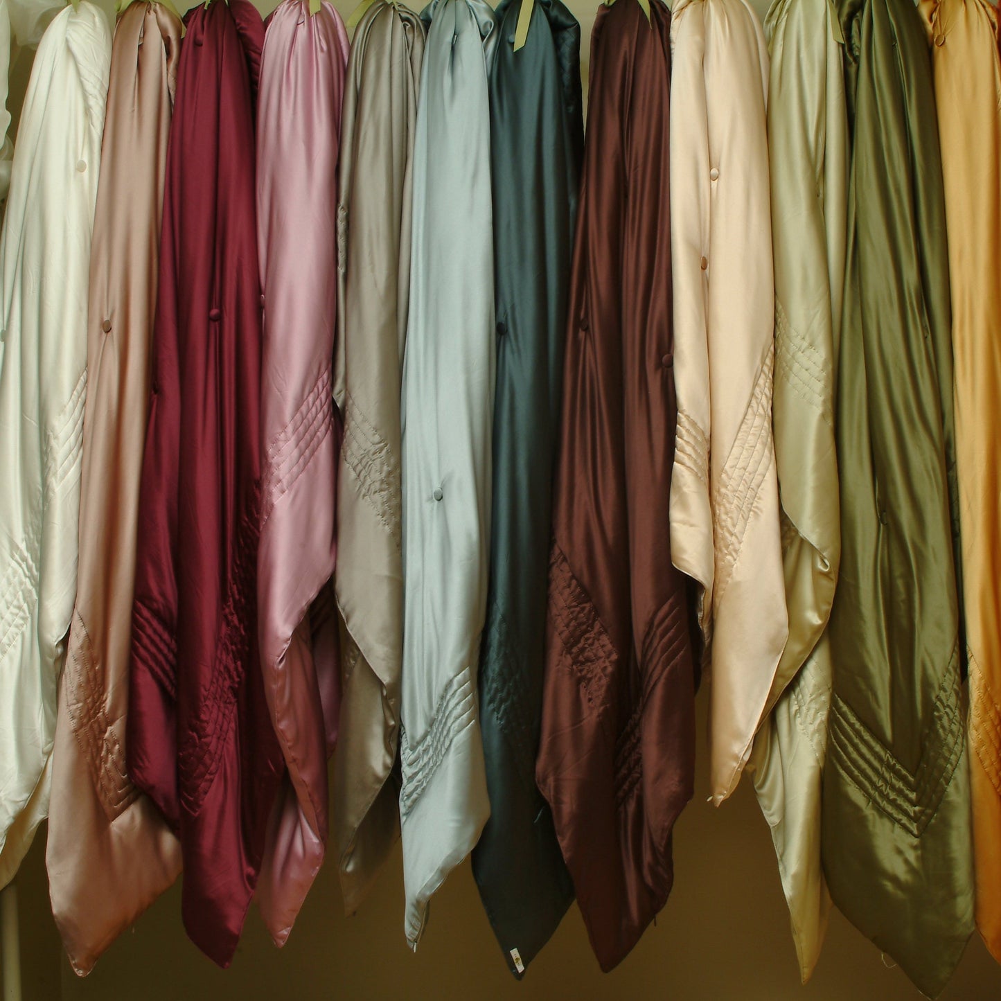 Classic Silk-filled Throws